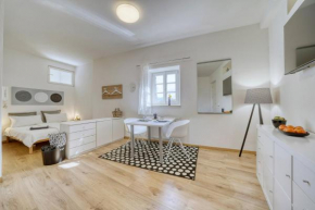 Zentral gelegenes Apartment mit Garage und Garten